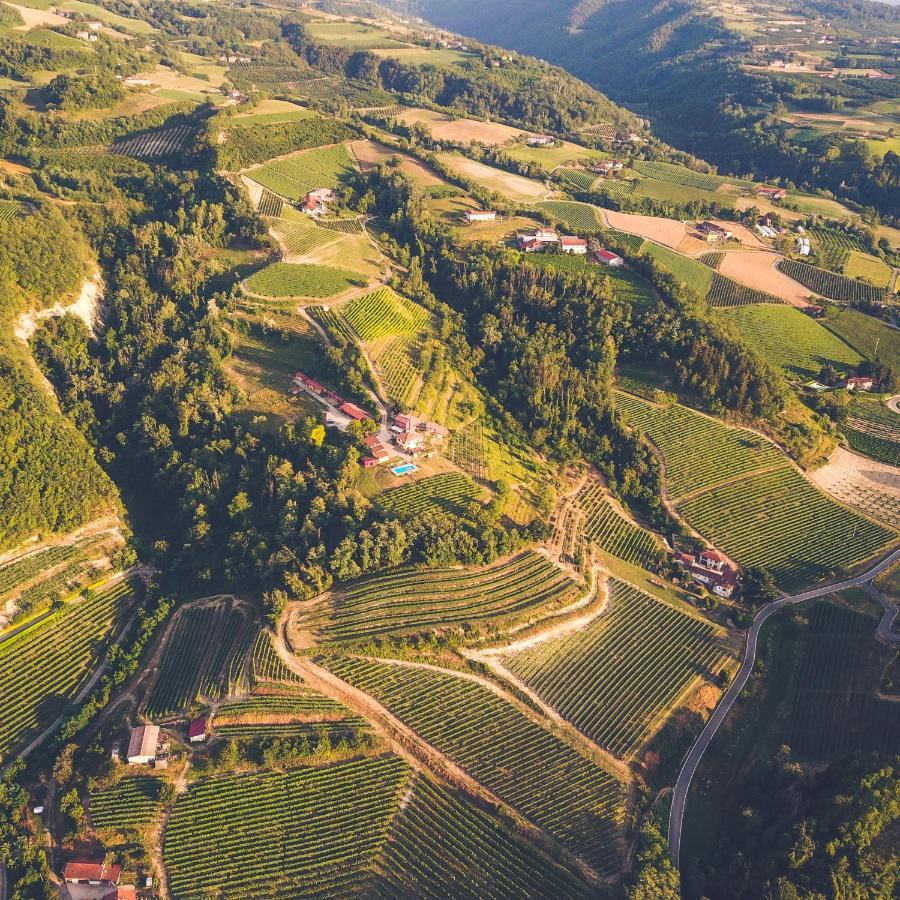 Tenuta Monteoliveto - Family Cottage - Agriturismo Nelle Langhe Vesime 외부 사진